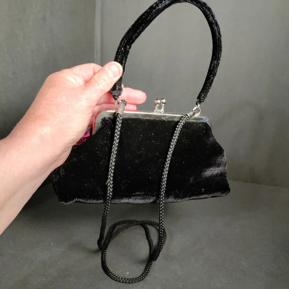 🎄A SMALL CLUTCH⭐